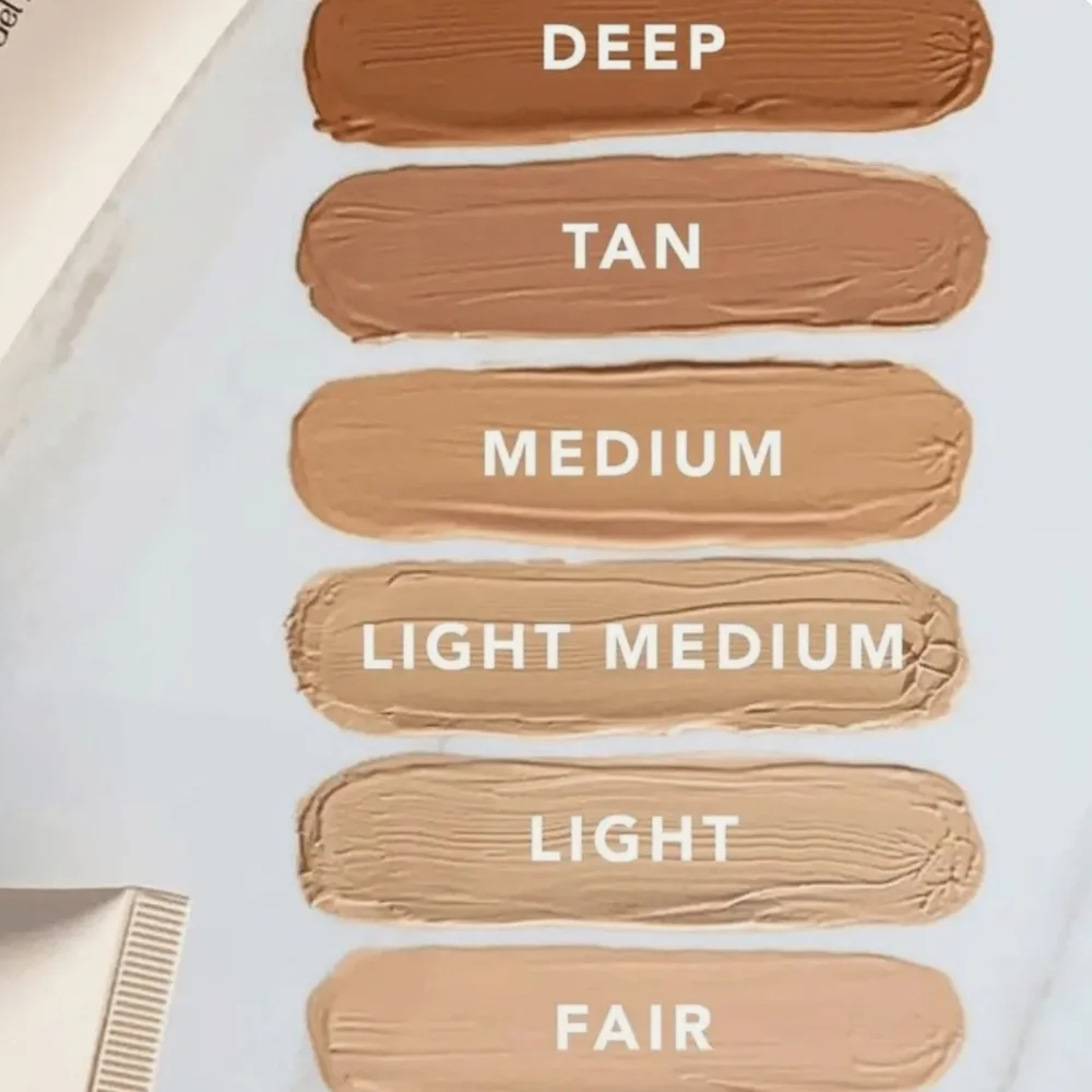 Doll 10 HydraLux Smoothing Foundation (2) - Picture 2 of 4